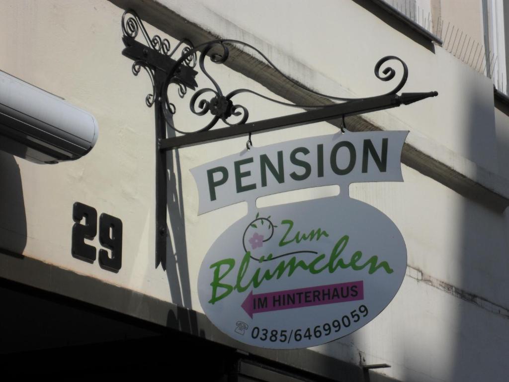 Pension Zum Blumchen 슈베린 외부 사진